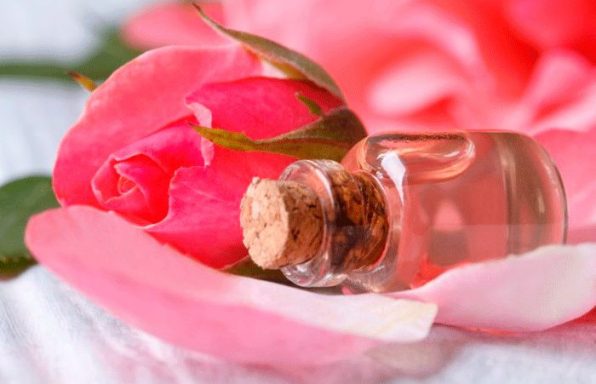 Ingredientes para hacer perfume casero de rosas