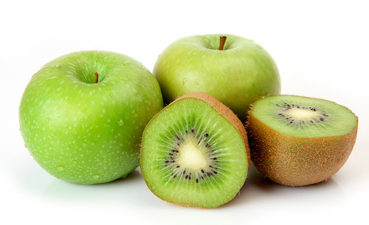 manzana-verde-con-kiwi-cortado