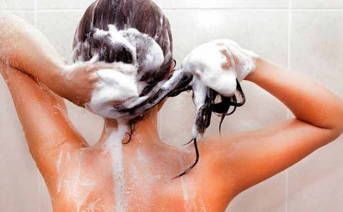Cómo lavar el pelo después de teñirlo