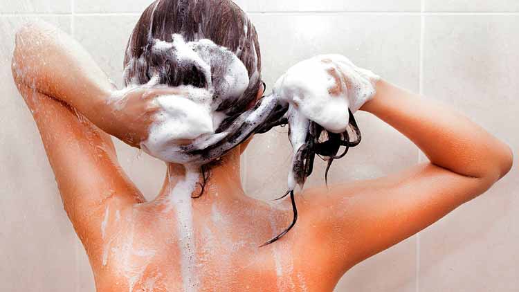 Cómo lavar el pelo después de teñirlo